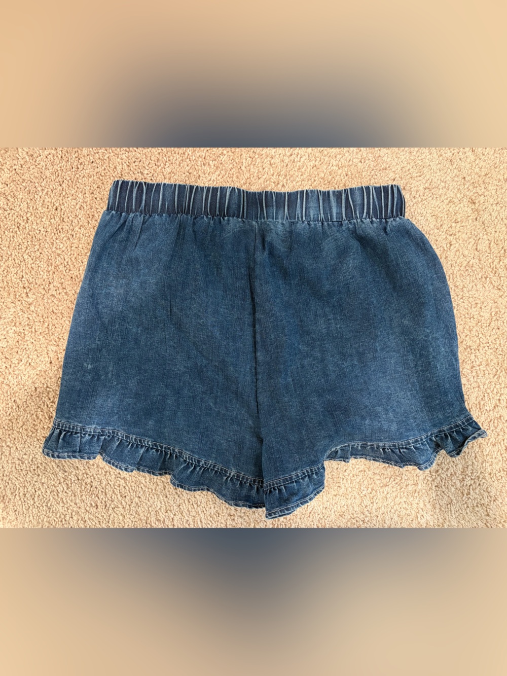 Sunday Edition Ruffle Shorts - Picture 3 of 4